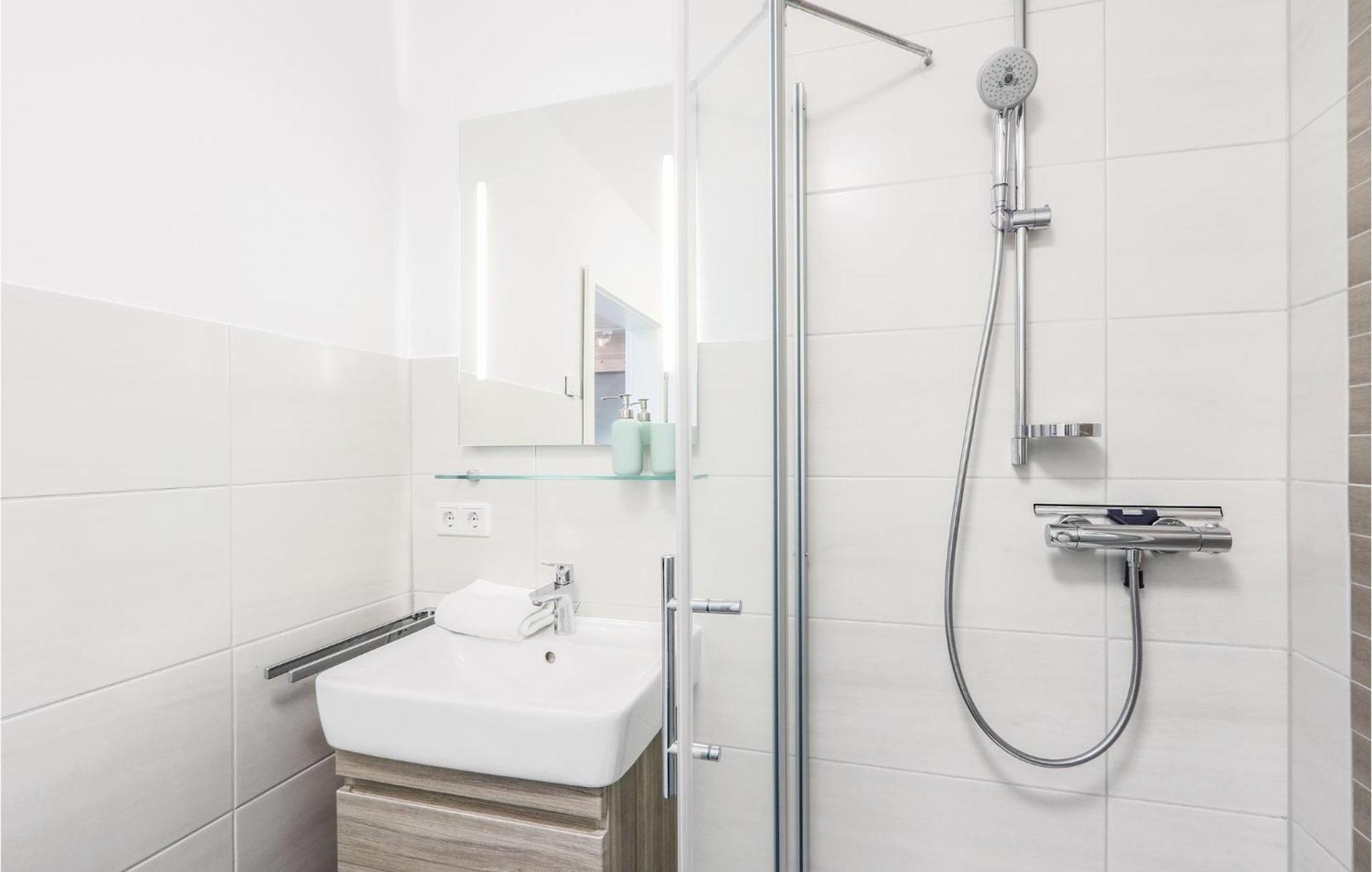 Amazing Apartment In Dagebuell With Kitchenette ภายนอก รูปภาพ